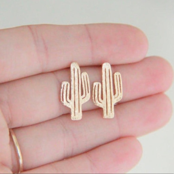 FINAL PRICE! 1 LEFT!✨Minimalist cactus earrings - Picture 3 of 7